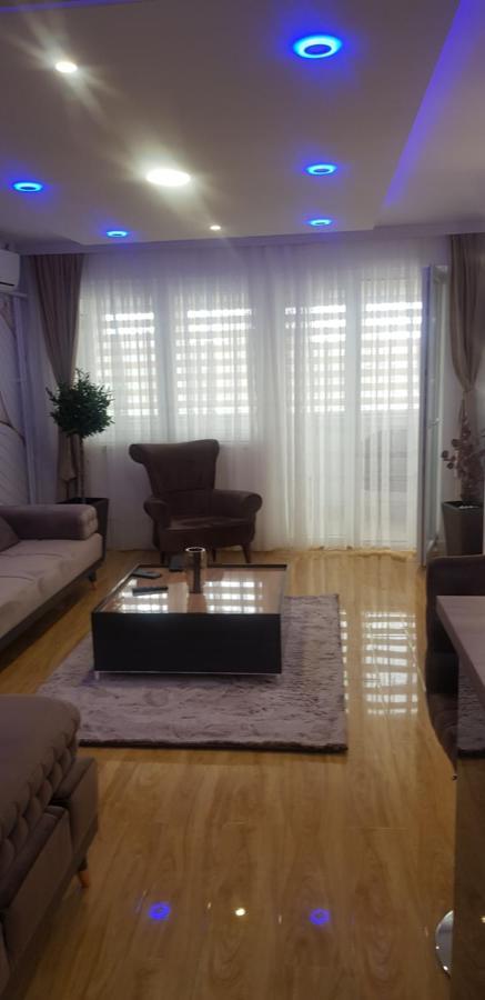 Centar 5 Star Apartment Kraljevo Bagian luar foto