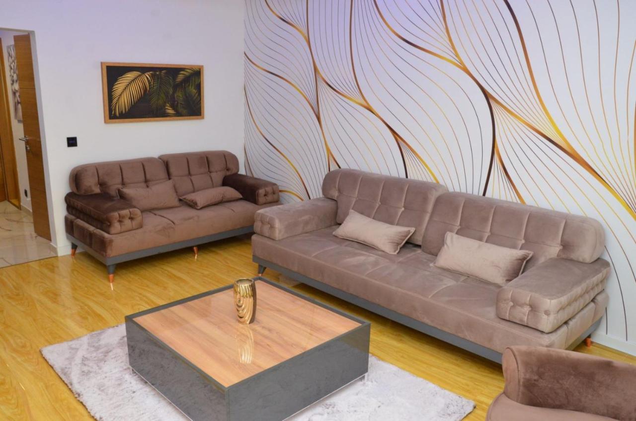 Centar 5 Star Apartment Kraljevo Bagian luar foto