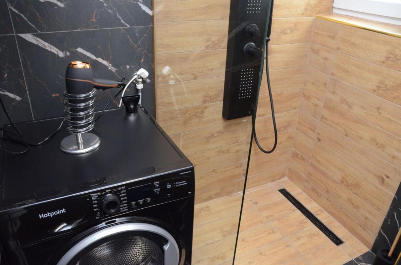 Centar 5 Star Apartment Kraljevo Bagian luar foto