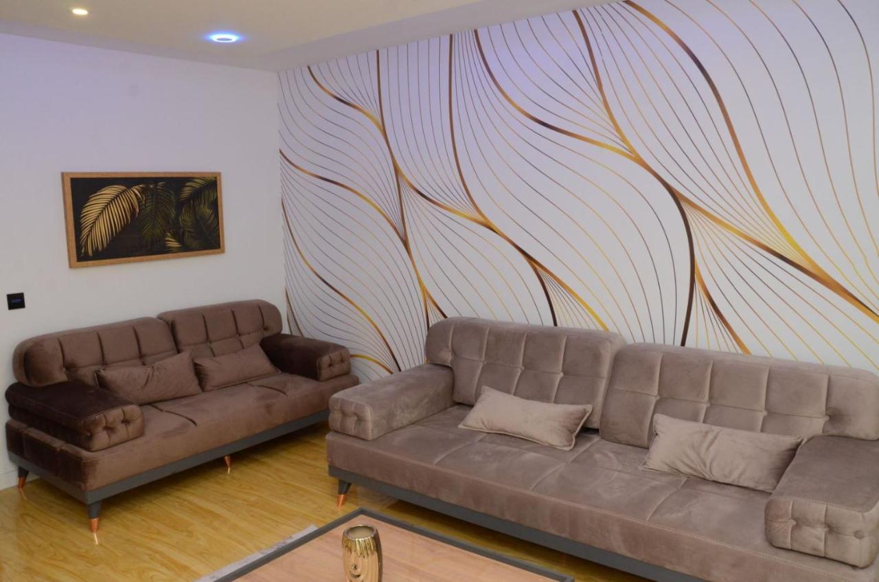 Centar 5 Star Apartment Kraljevo Bagian luar foto